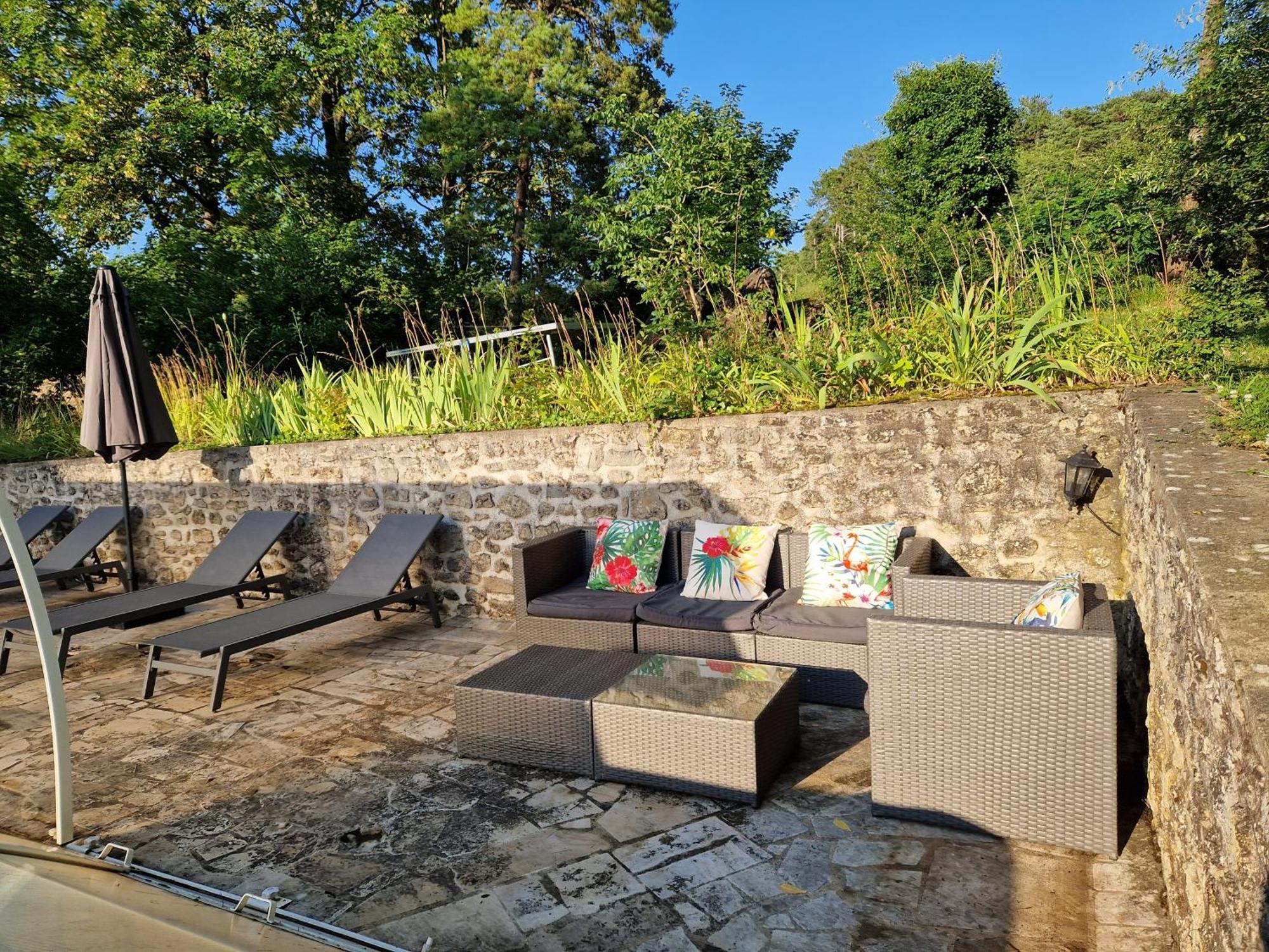 Le Relais Des Clefs - Au Calme Du Gatinais - Escapade A Deux - Terrasse Privee - Wifi - Offre Romantique Sur Demande Valpuiseaux Esterno foto